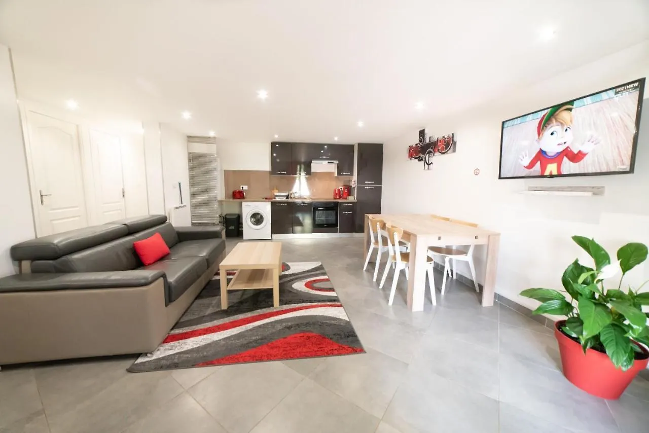 Appartement Garden Proche De Lyon メイジュー