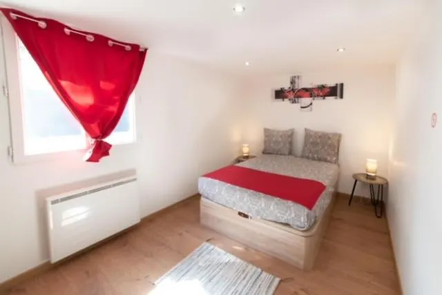 Appartement Garden Proche De Lyon メイジュー アパート
